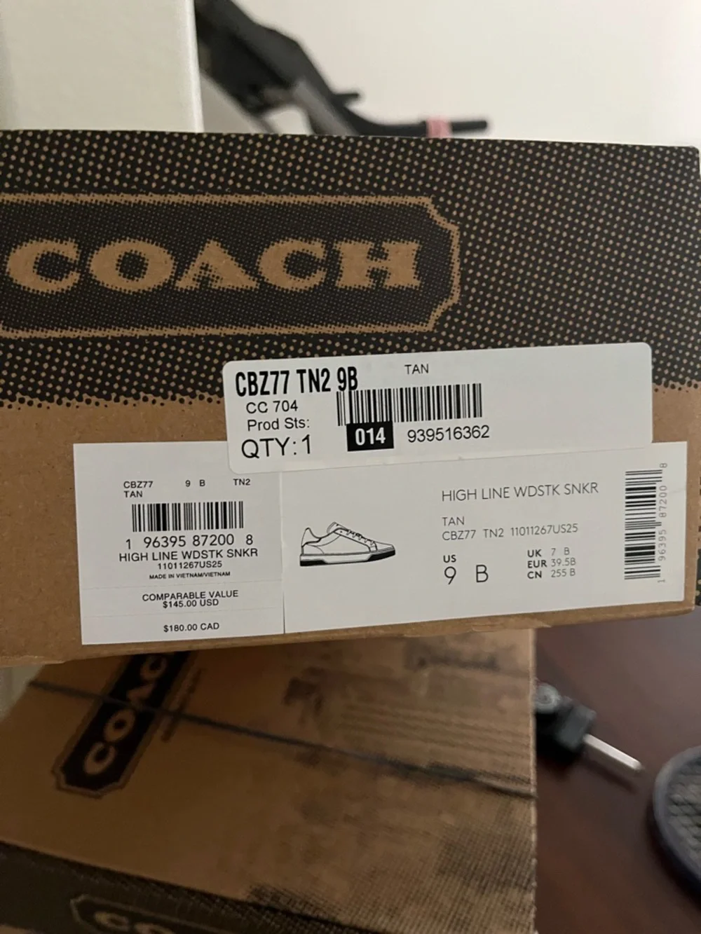 NIB Coach X Peanuts women Sneaker Signature Canvas size 9B - Picture 6 of 7